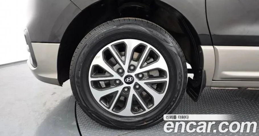 Hyundai Starex 