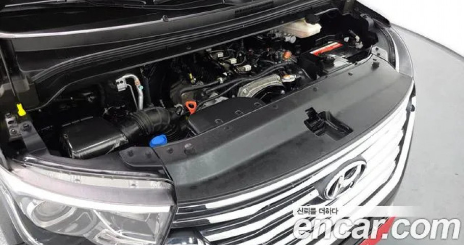 Hyundai Starex 
