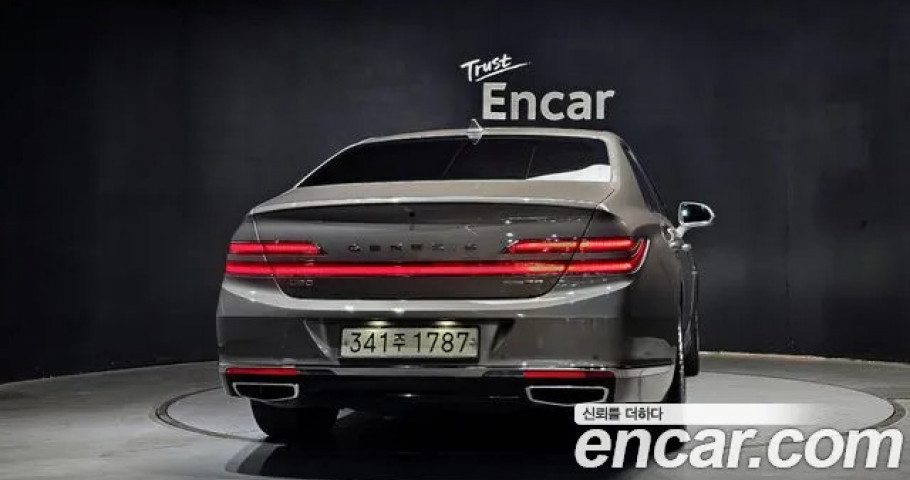 Genesis G90 