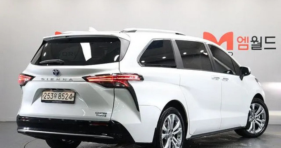 Toyota Sienna 