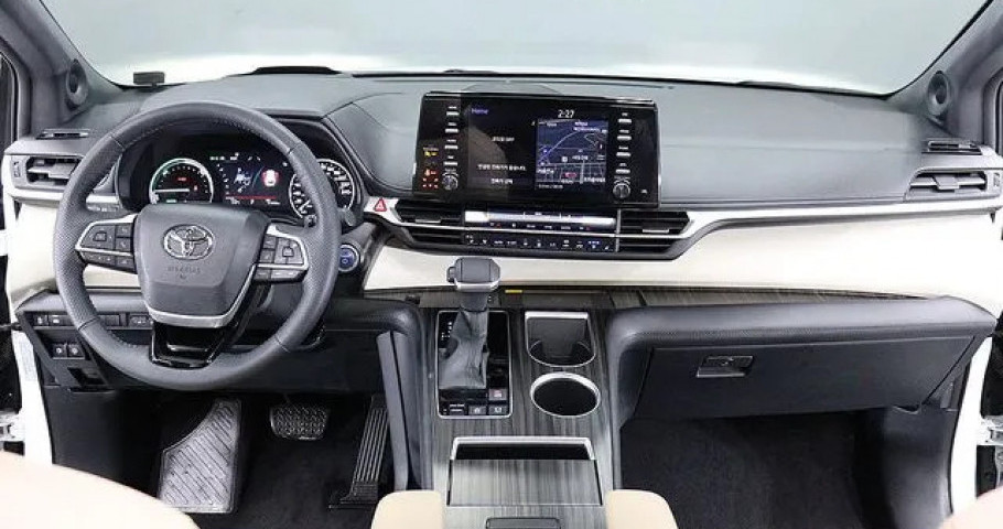 Toyota Sienna 