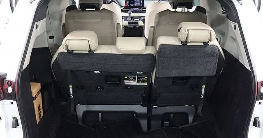 Toyota Sienna 