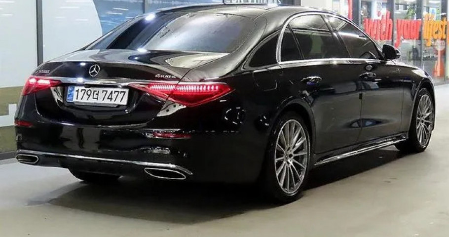 Mercedes-Benz S-Class 
