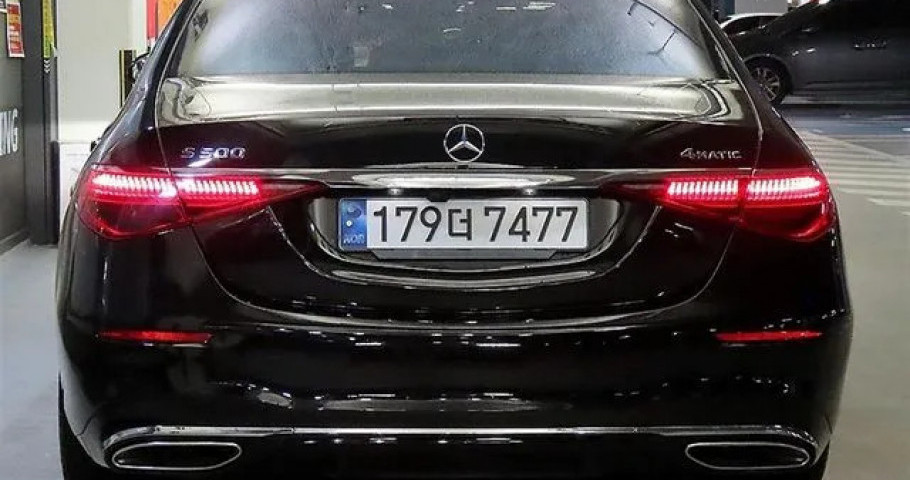 Mercedes-Benz S-Class 