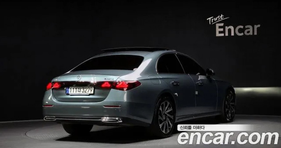 Mercedes-Benz E-Class 