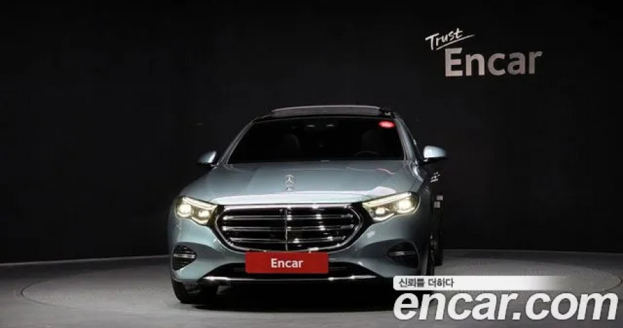 Mercedes-Benz E-Class 