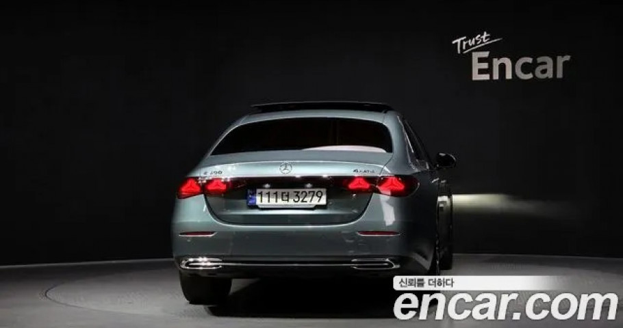 Mercedes-Benz E-Class 