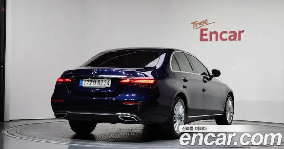 Mercedes-Benz E-Class 