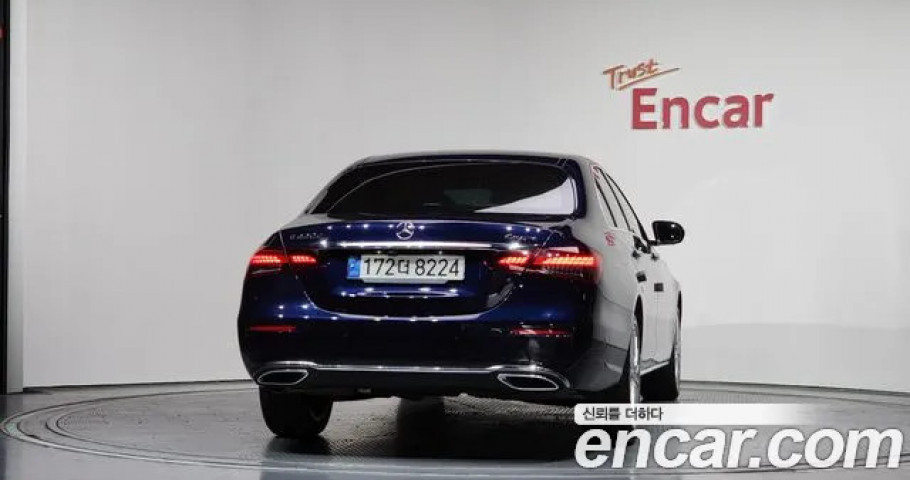 Mercedes-Benz E-Class 