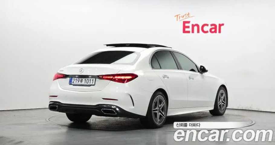 Mercedes-Benz C-Class 