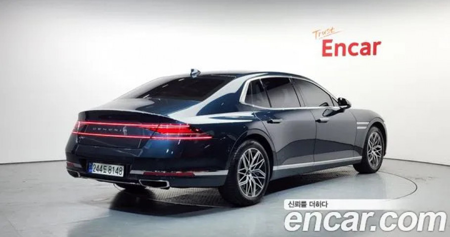 Genesis G90 