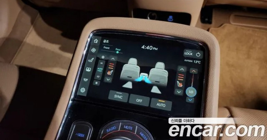 Genesis G90 