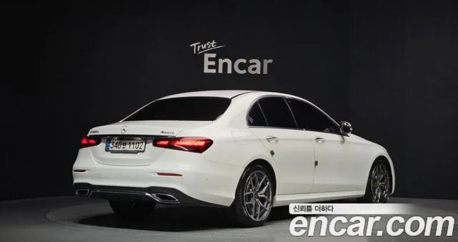 Mercedes-Benz E-Class 