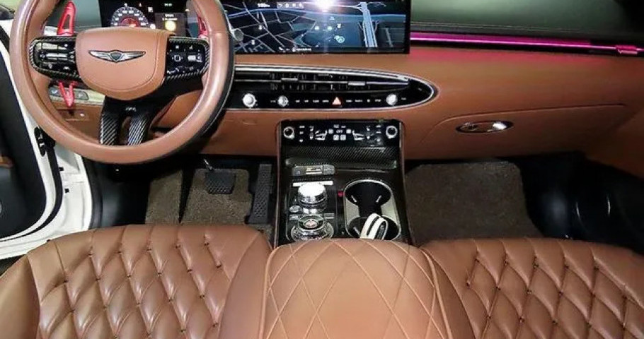 Genesis Gv70 