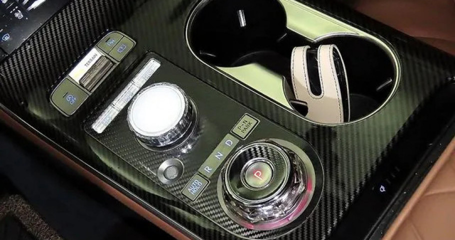 Genesis Gv70 