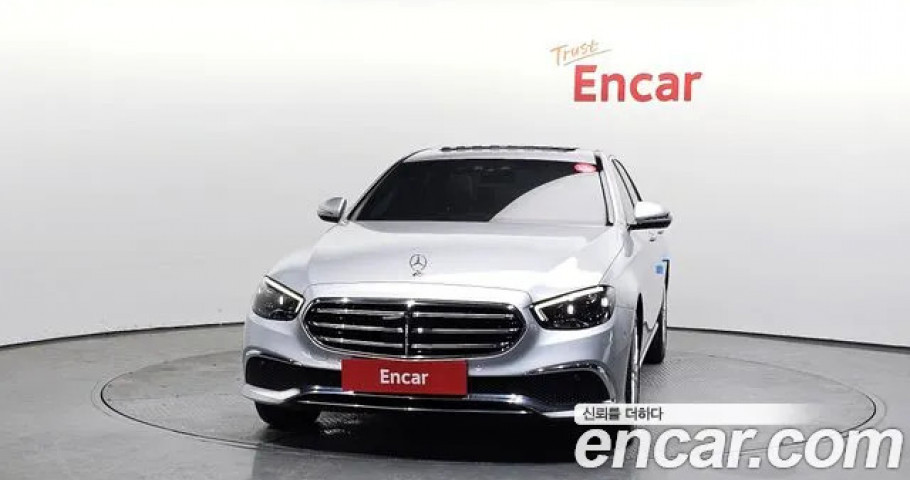 Mercedes-Benz E-Class 