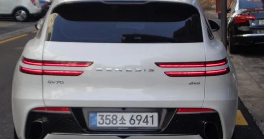 Genesis Gv70 