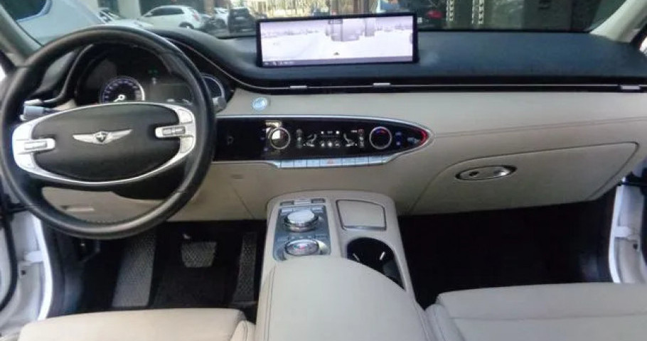 Genesis Gv70 