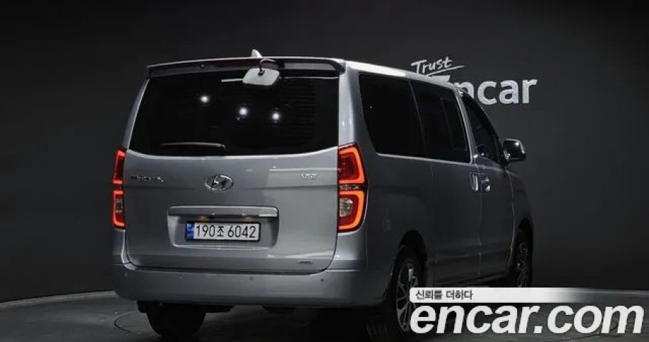 Hyundai Starex 