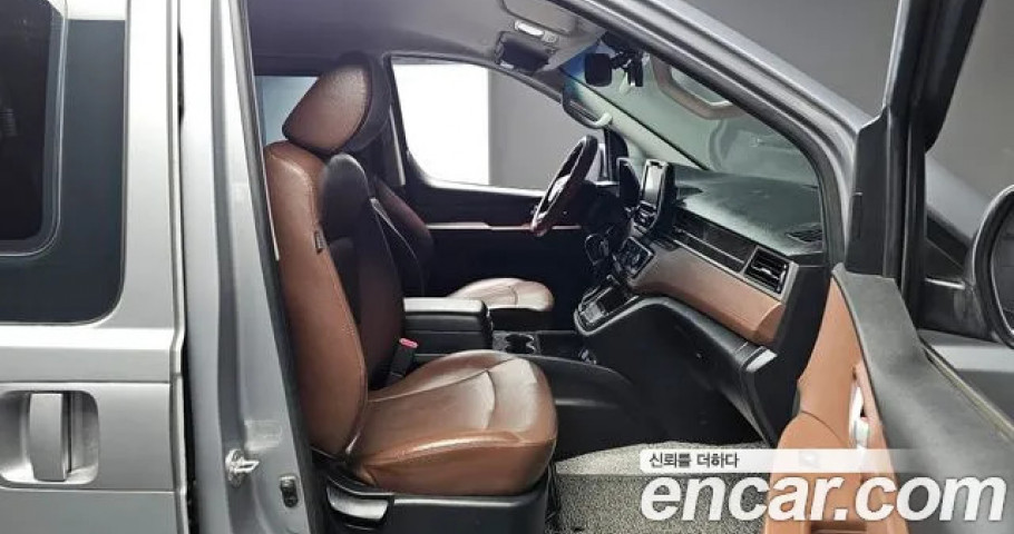 Hyundai Starex 
