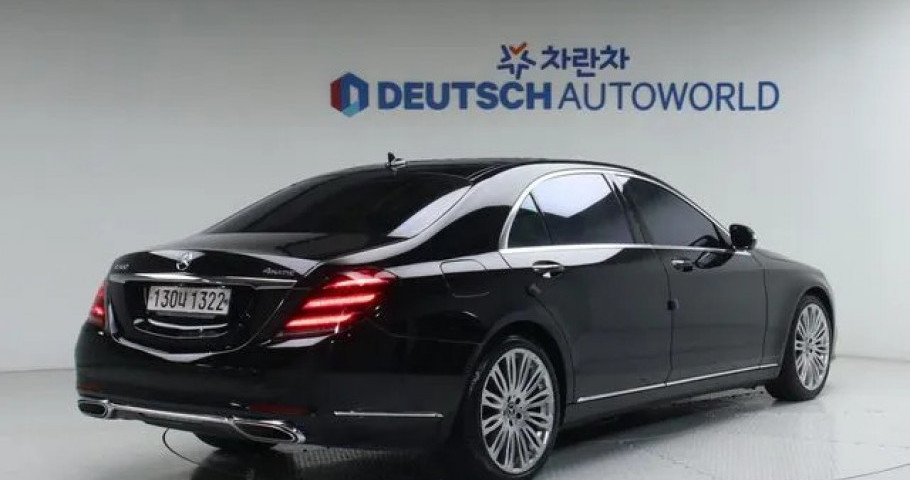 Mercedes-Benz S-Class 