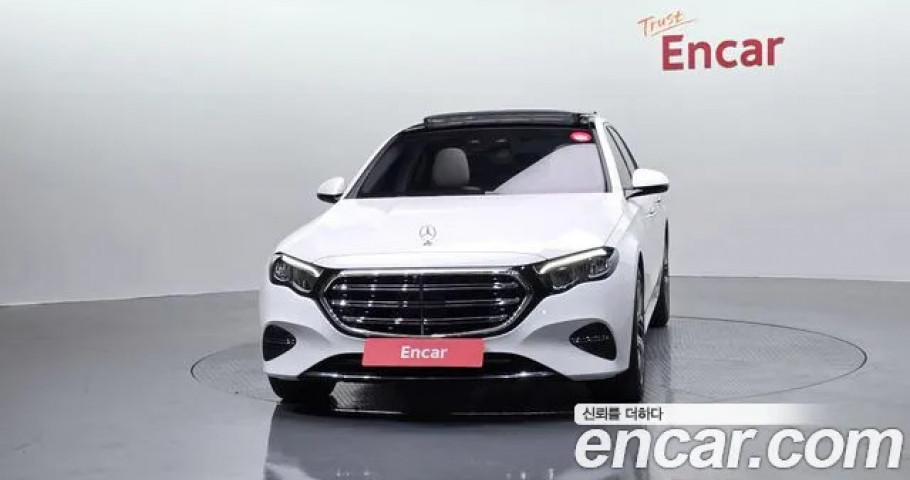 Mercedes-Benz E-Class 