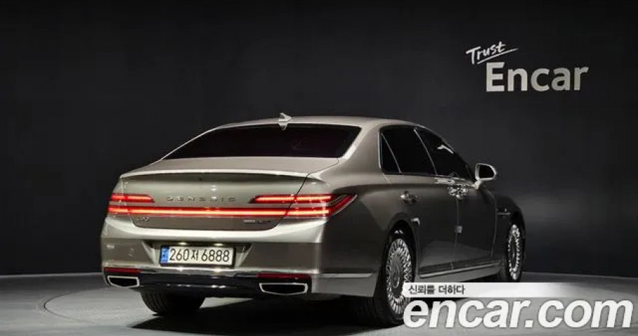 Genesis G90 
