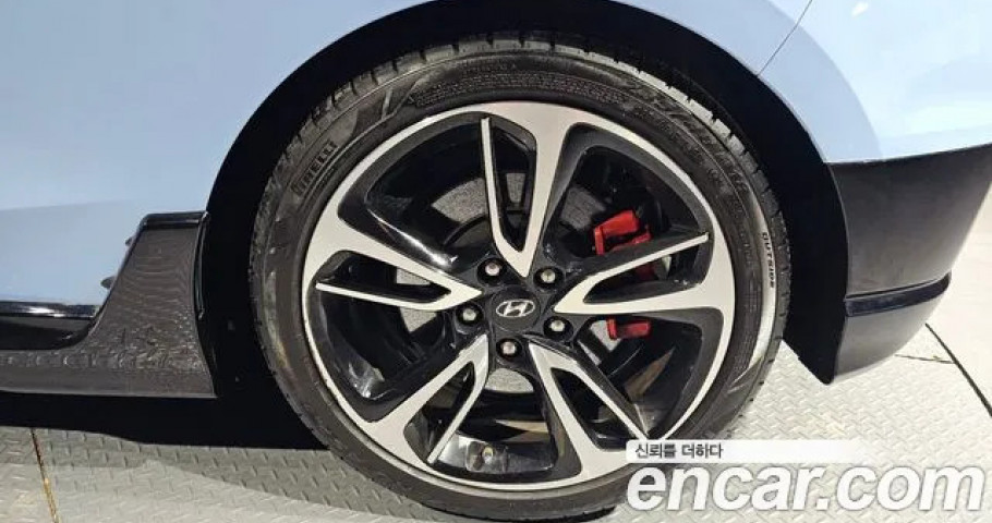 Hyundai Veloster 