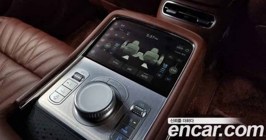 Genesis G90 