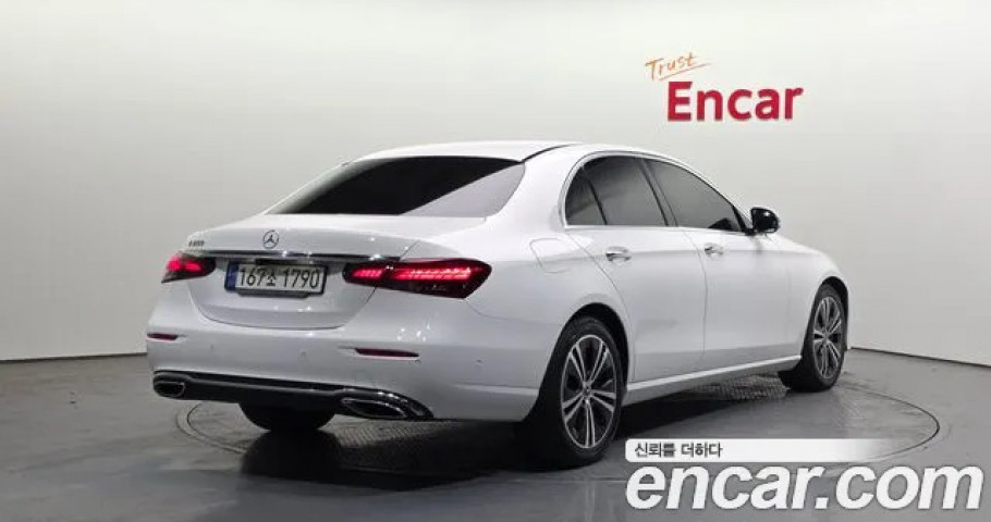 Mercedes-Benz E-Class 
