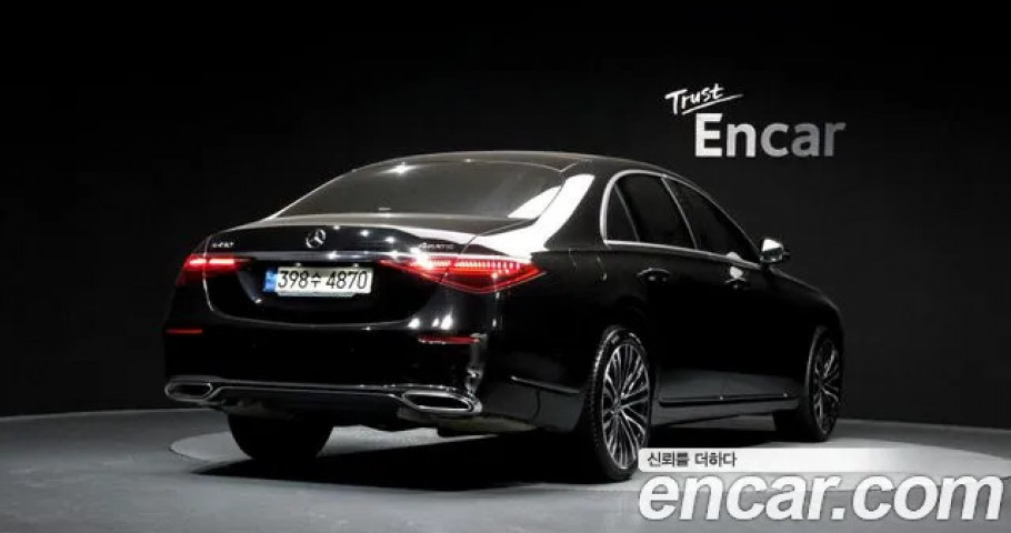 Mercedes-Benz S-Class 