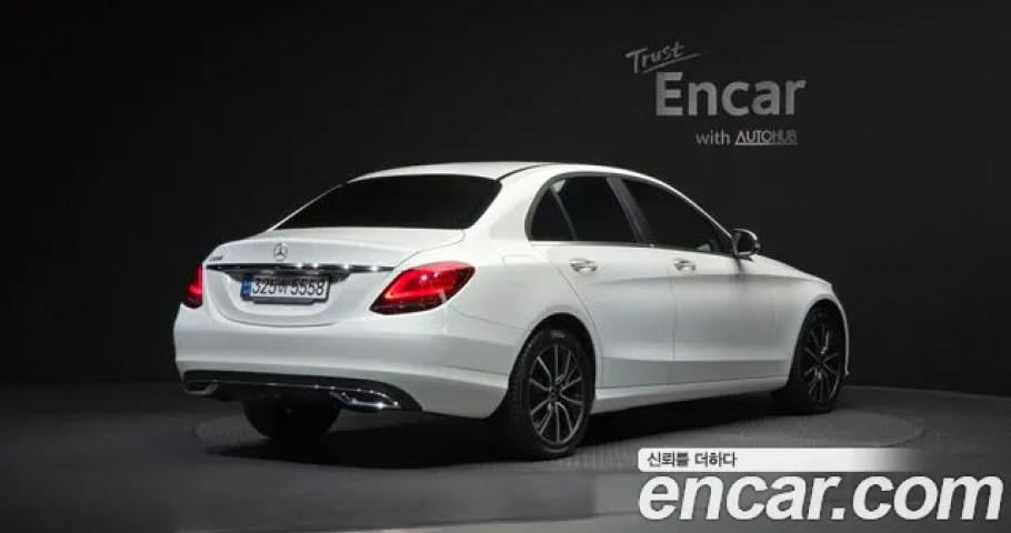 Mercedes-Benz C-Class 
