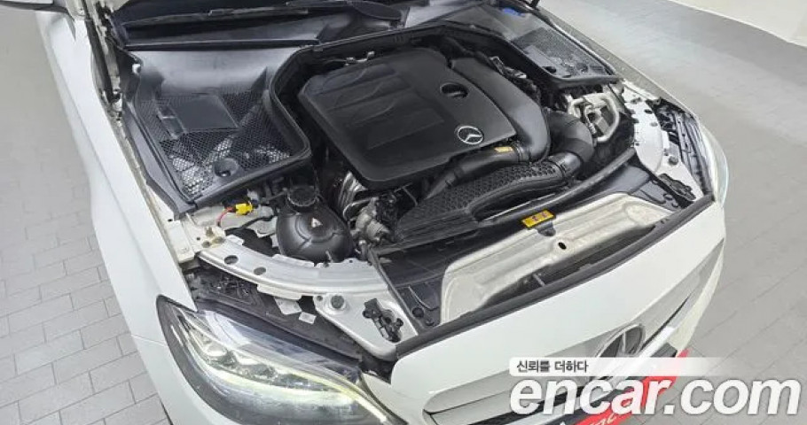 Mercedes-Benz C-Class 
