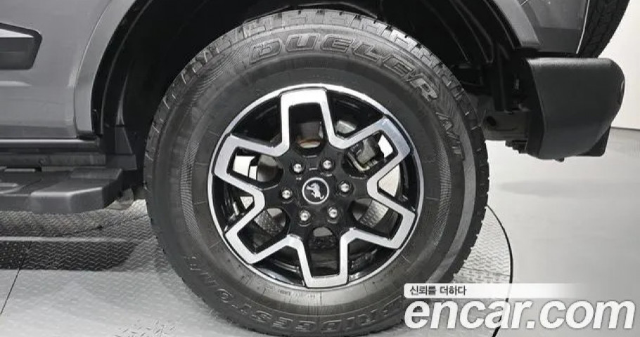 Ford Bronco 