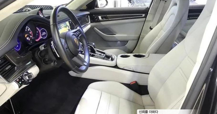 Porsche Panamera 