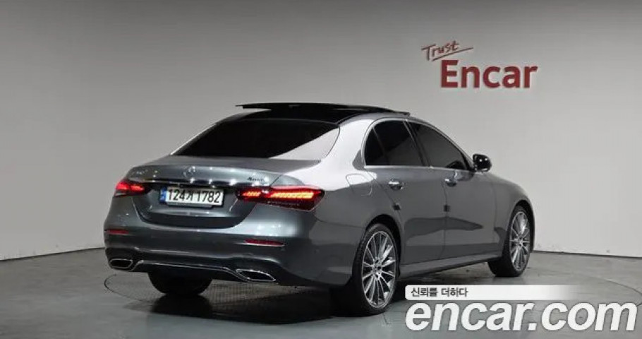 Mercedes-Benz E-Class 