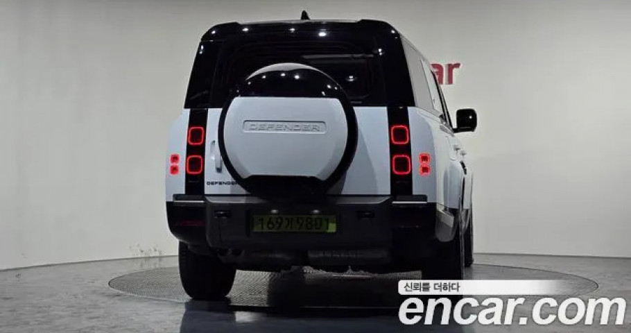 Land Rover Defender 