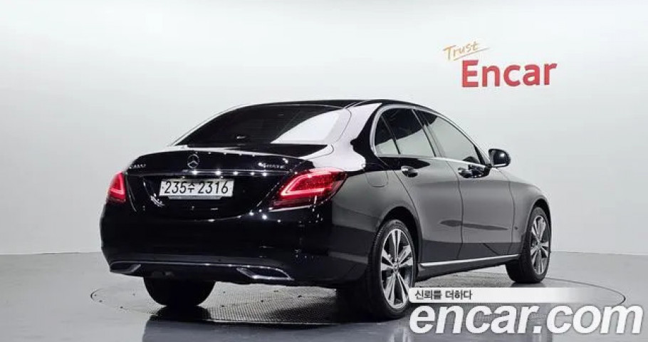 Mercedes-Benz C-Class 