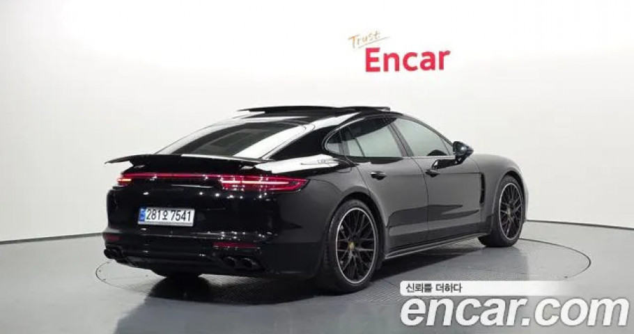 Porsche Panamera 