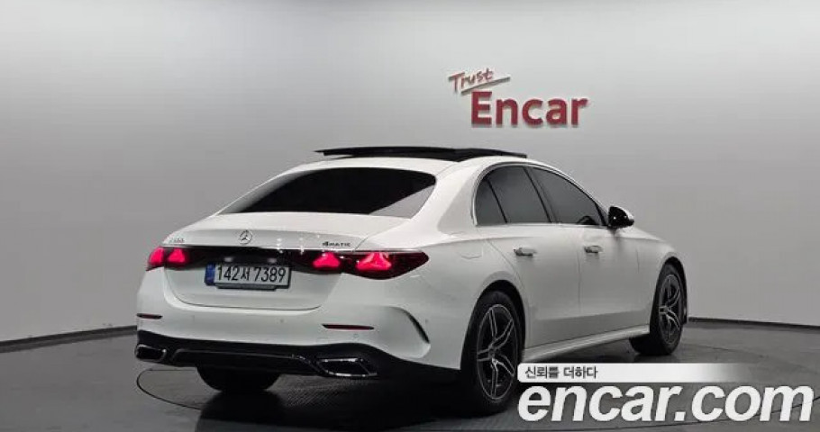Mercedes-Benz E-Class 