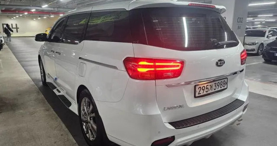 Kia Carnival 