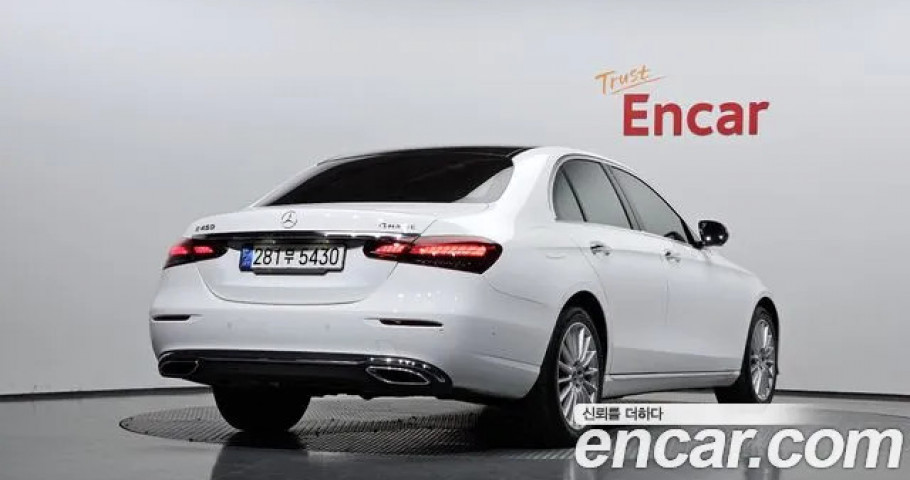 Mercedes-Benz E-Class 