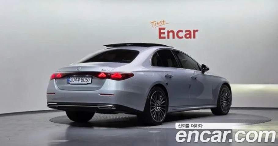 Mercedes-Benz E-Class 