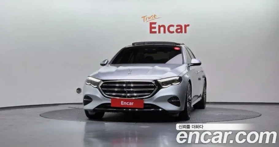 Mercedes-Benz E-Class 