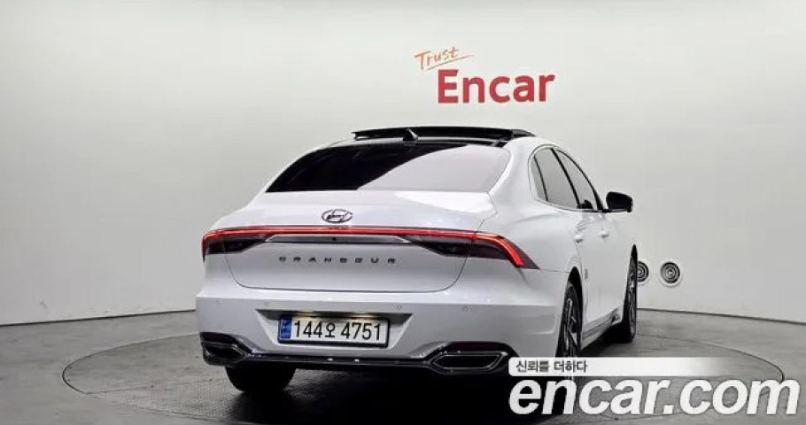 Hyundai Grandeur 