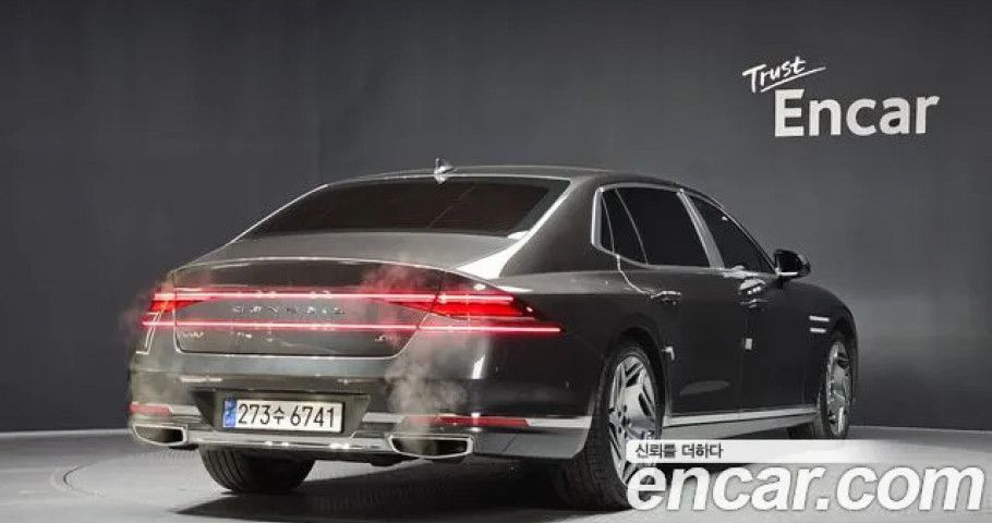 Genesis G90 