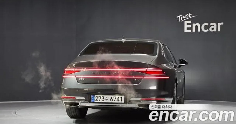 Genesis G90 