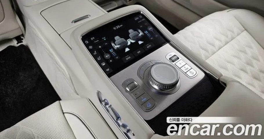 Genesis G90 