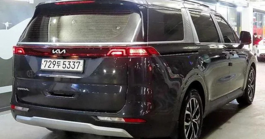 Kia Carnival 