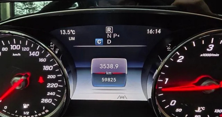 Mercedes-Benz E-Class 